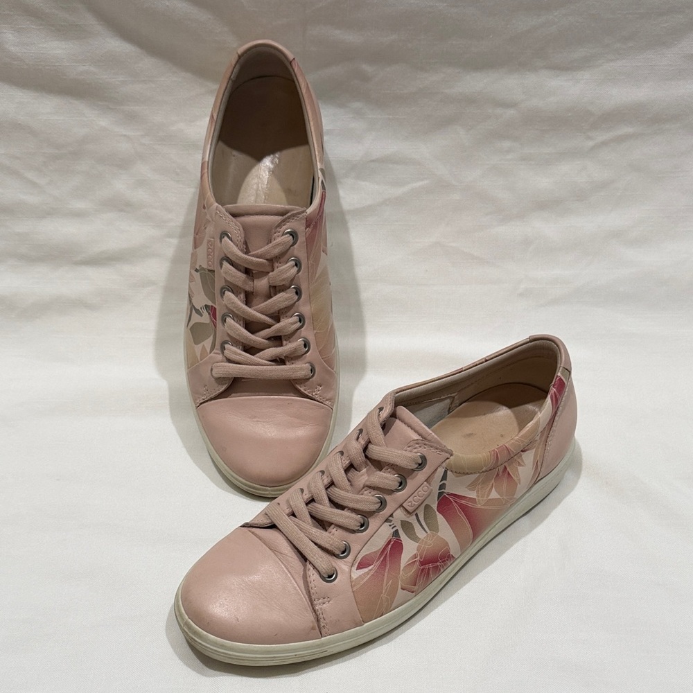 Ecco soft Floral Women's Sneakers Size 9